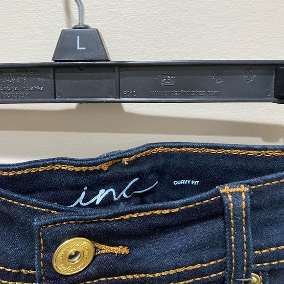 Inc curvy fit size 8 ladies blue shorts - Picture 3 of 4